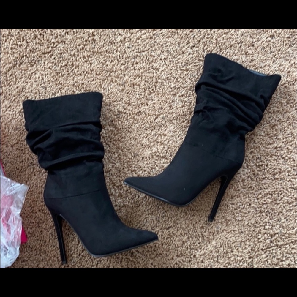 📌Mid high black boots📌